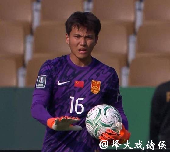 U23国门李昊回应晋级亚洲杯4强:计划有变,继续向前;队友晒门神图,快过年了给你贴上 U23国门李昊回应晋级亚洲杯4强:计划有变,继续向前;队友晒门神图,快过年了给你贴上